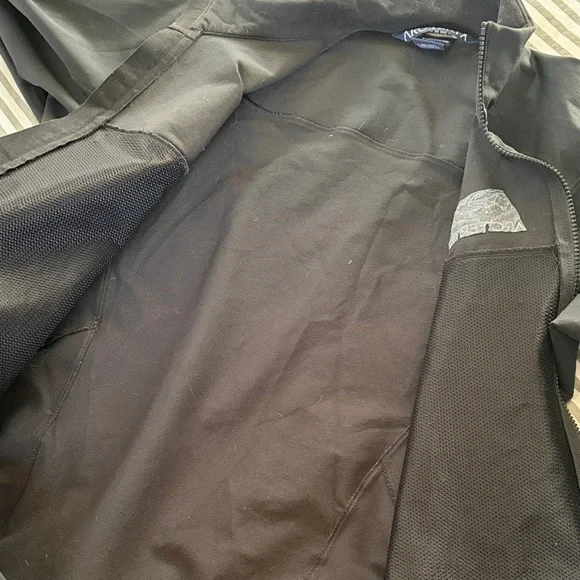 Arc'teryx Black Men's Softshell Performance Jacket - Picture 10 of 14